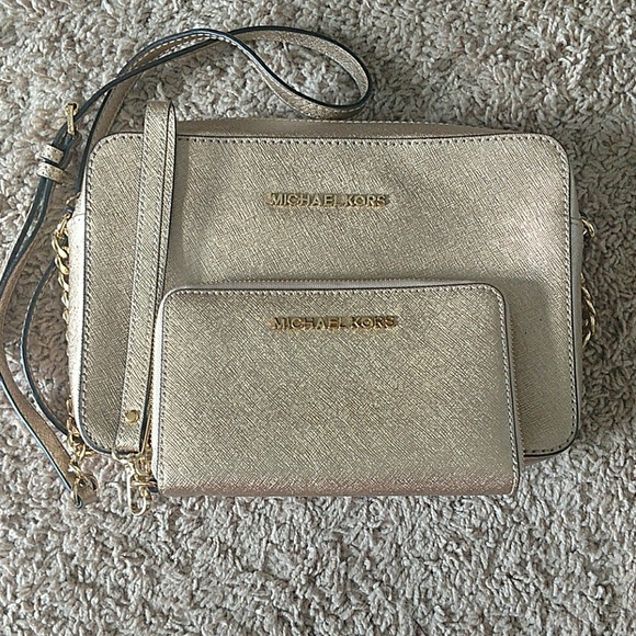 Michael Kors Handbags - Michael Kors Set- Authentic